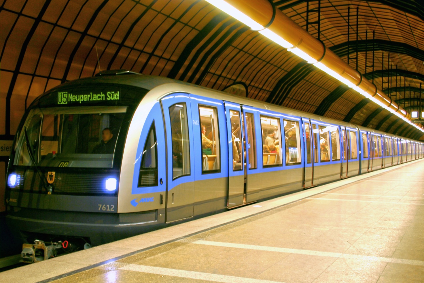 Новый метропоезд линии U5